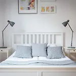 Fragola Budget Apartments & Rooms